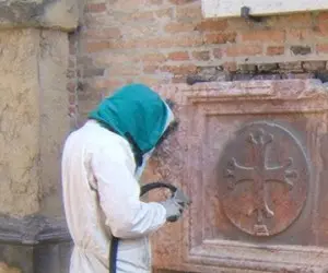 Reiniging van natuursteen, marmer en stenen